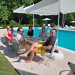 Vılla Zarik Otel *